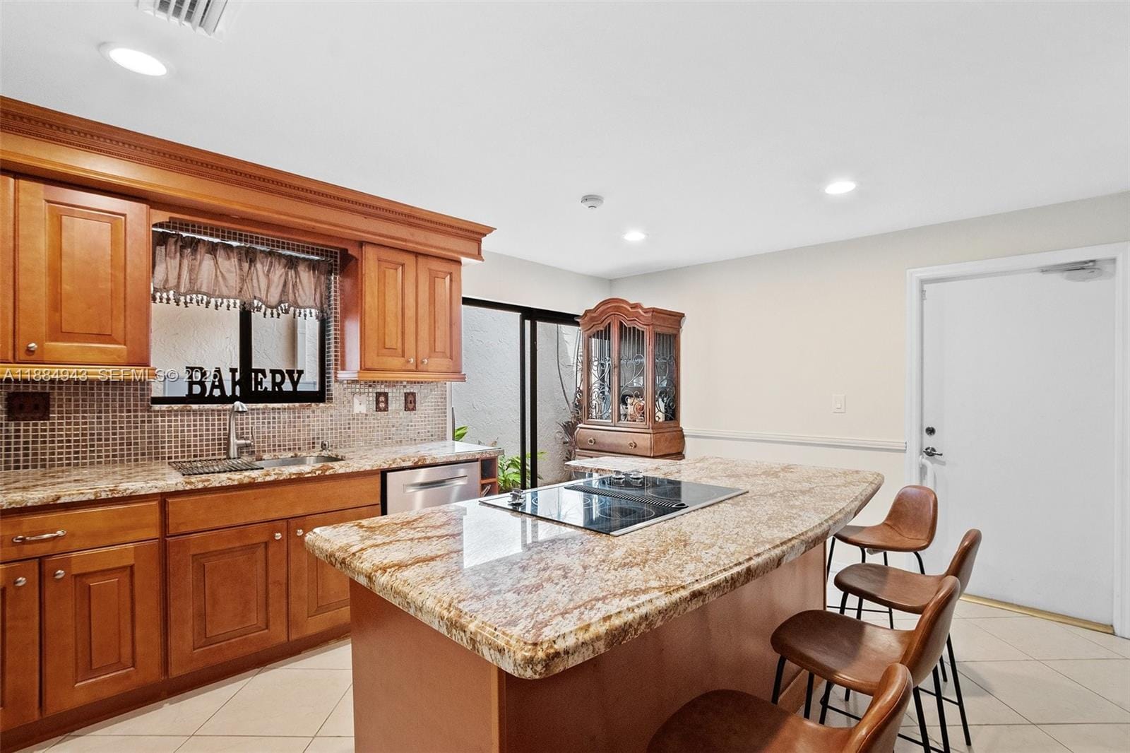 9340 NW 48th Doral Terrace — photo 11