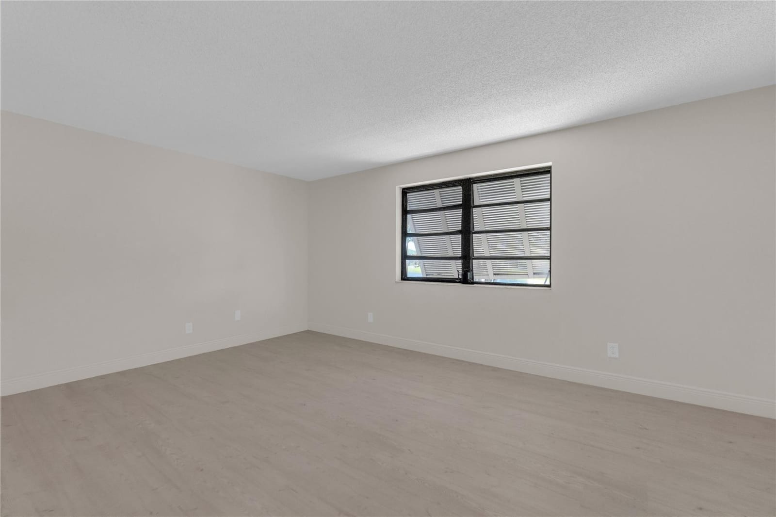 11291 NW 16th Court — photo 11