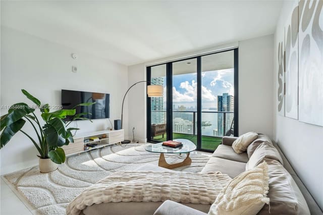 1010 Brickell Avenue 3004, Miami, FL 33131