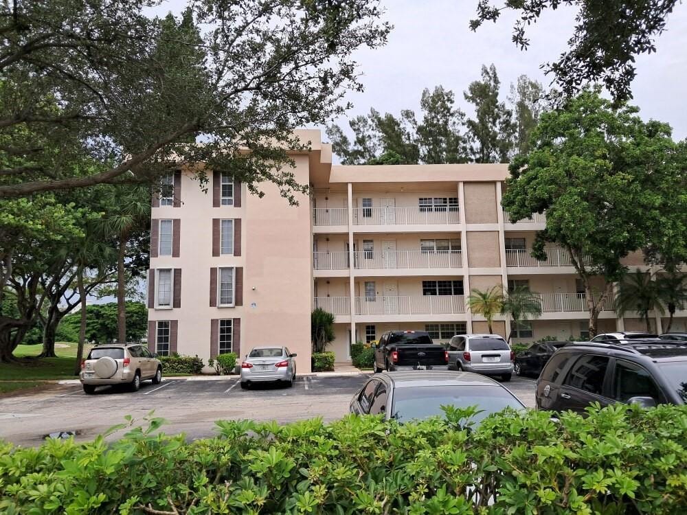 3051 S Palm Aire Drive 110 — photo 2
