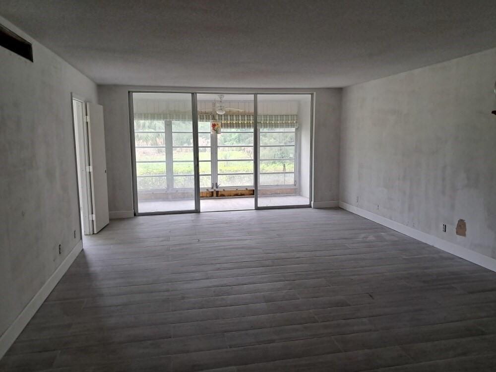 3051 S Palm Aire Drive 110 — photo 3