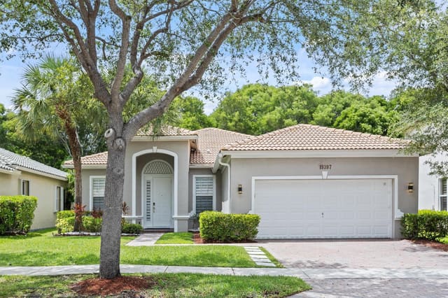 19397 Stonebrook Street, Weston, FL 33332