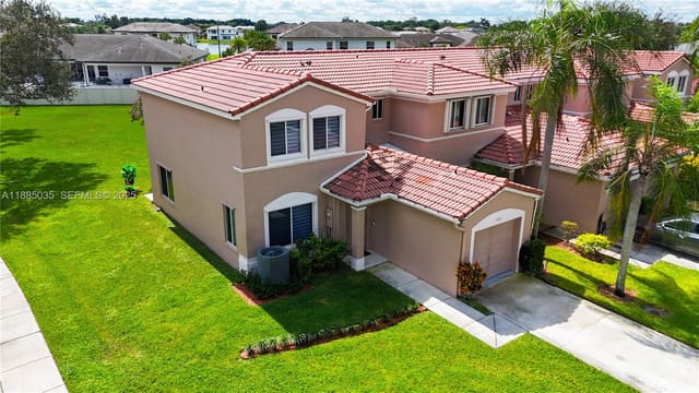 11100 SW 17th Manor, Davie, FL 33324