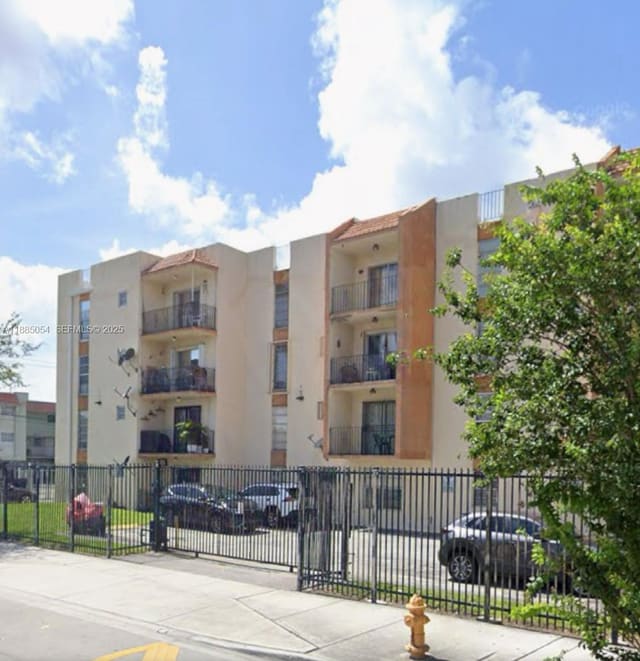 1051 SW 1st Street 303, sold in Miramar Terrace, Miami, FL