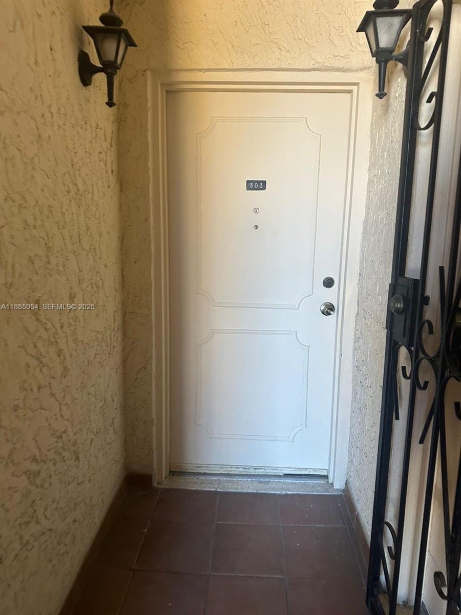1051 SW 1st Street 303 — photo 3