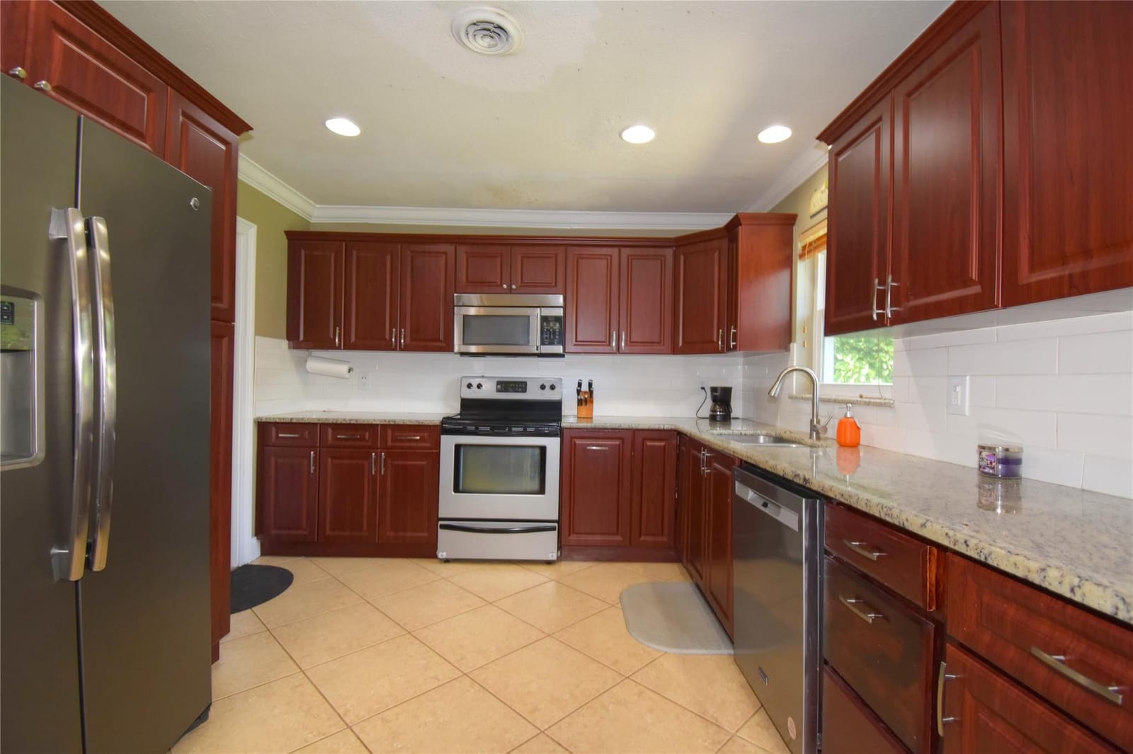 301 SE 12th Street — photo 10