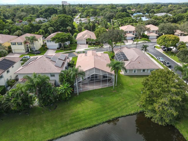 148 Hidden Hollow Drive, sold in Hidden Hollow, Palm Beach Gardens, FL