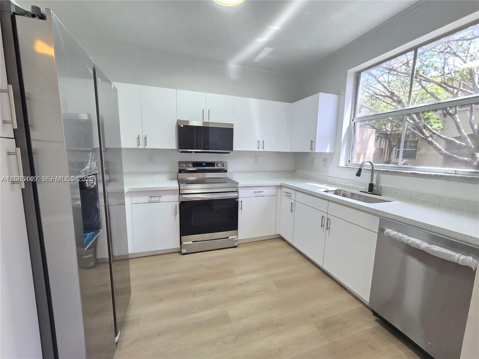 129 Riverwalk Circle 129 — photo 3
