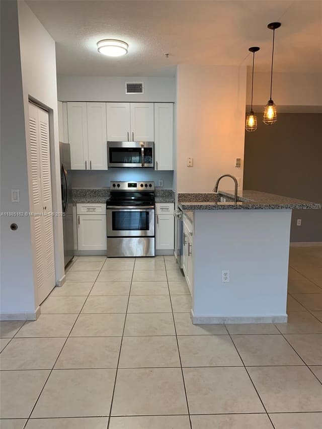 7290 NW 114th Avenue 307-7, Doral, FL 33178