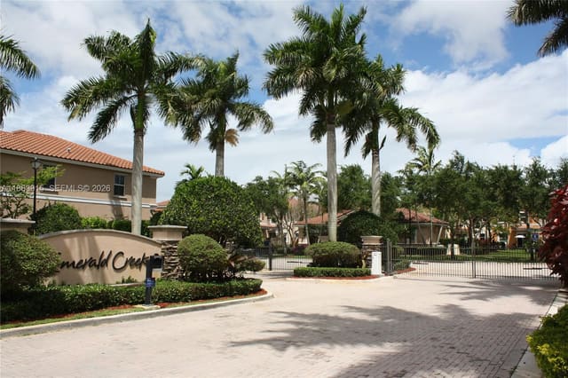 12434 Emerald Creek Manor, Plantation, FL 33325