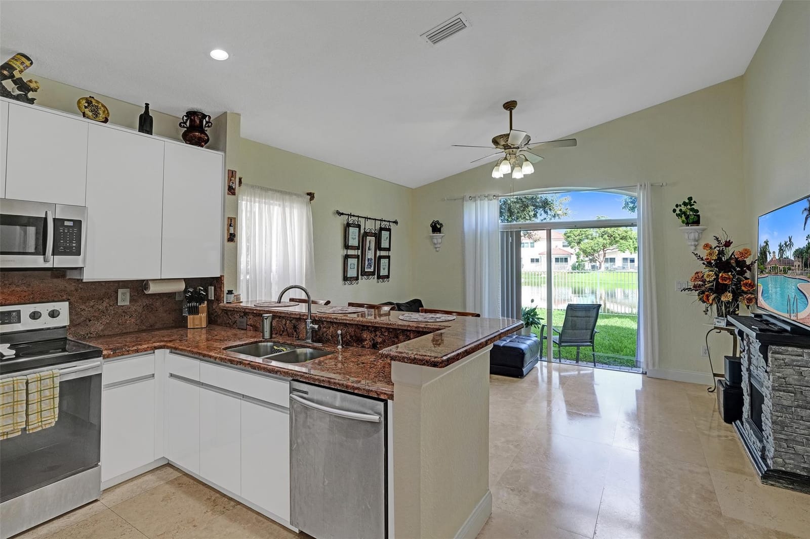 1885 NW 74th Way, Pembroke Pines, FL 33024 photo 18