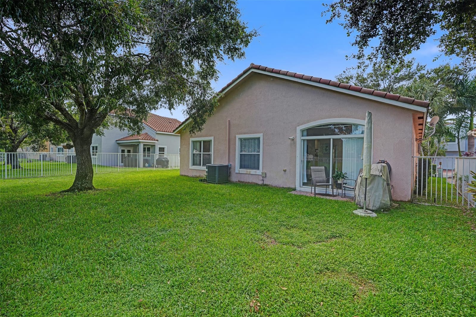 1885 NW 74th Way — photo 3