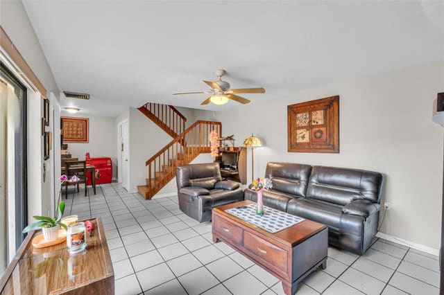 9104 19 Place A, Davie, FL 33324