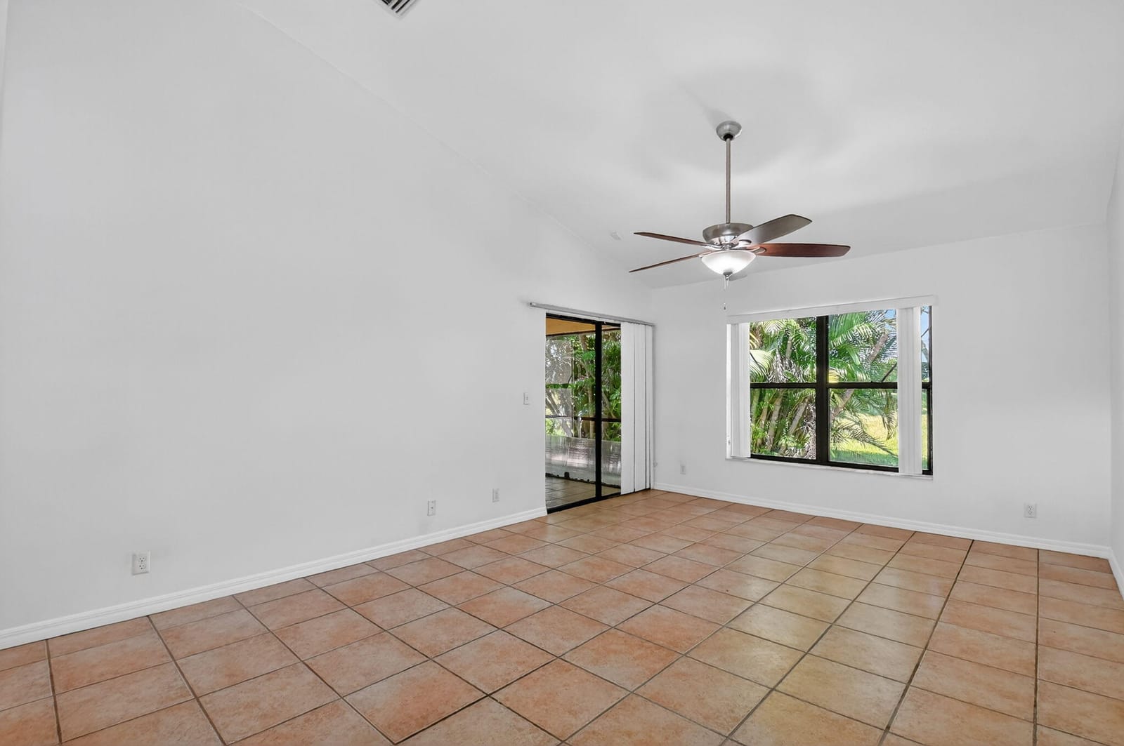 123 Via De Casas Norte, Boynton Beach, FL 33426 photo 5