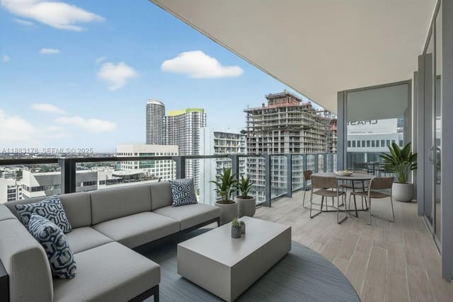 88 SW 7th Street 2402, Miami, FL 33130