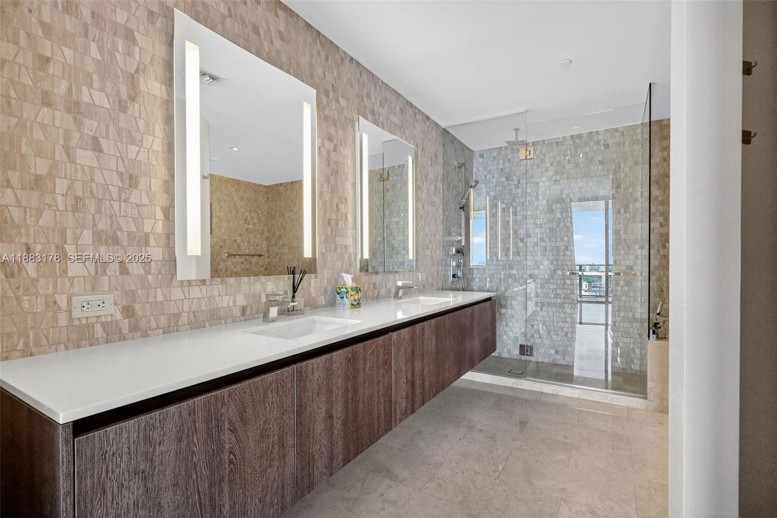 88 SW 7th Street 2402, Miami, FL 33130 photo 16