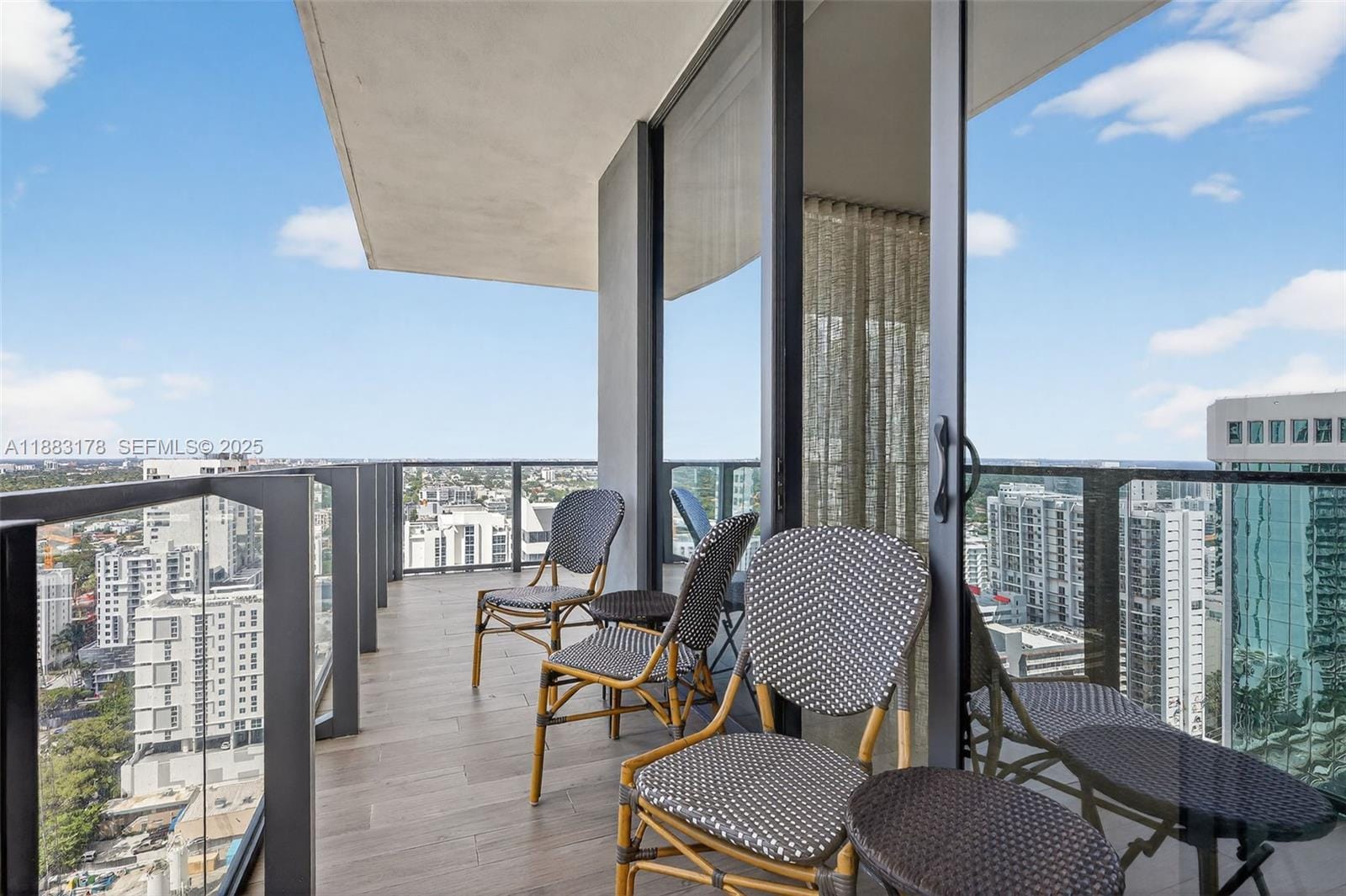 88 SW 7th Street 2402, Miami, FL 33130 photo 3