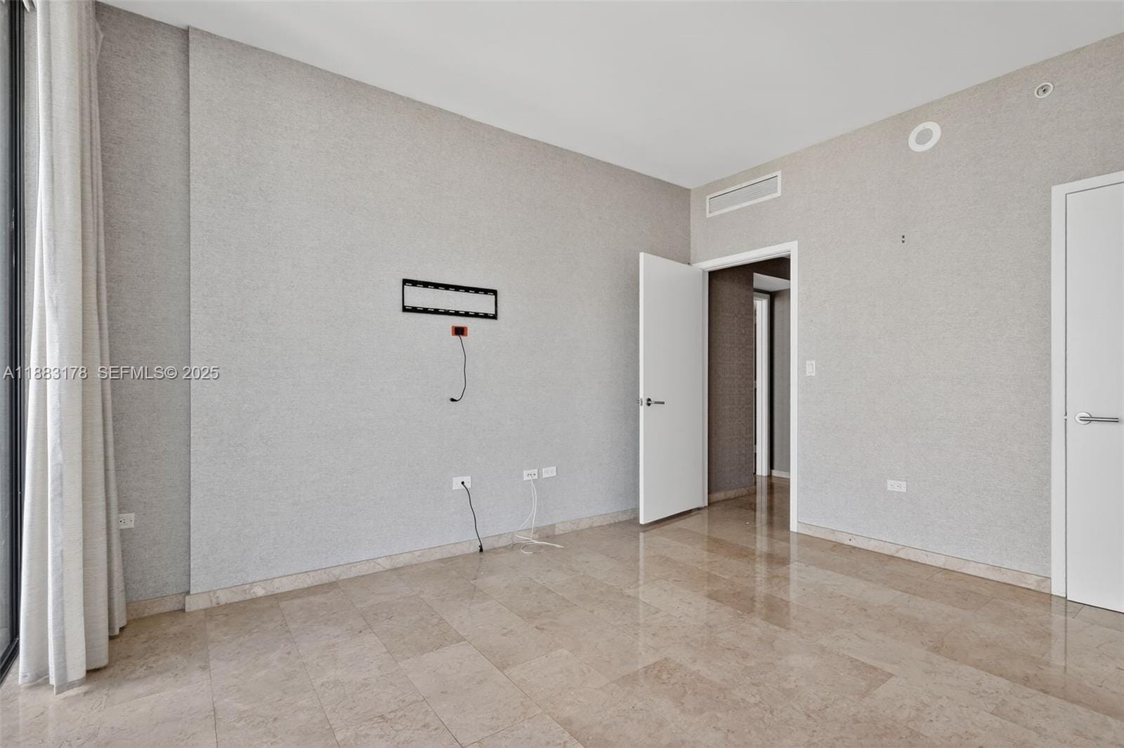 88 SW 7th Street 2402, Miami, FL 33130 photo 23