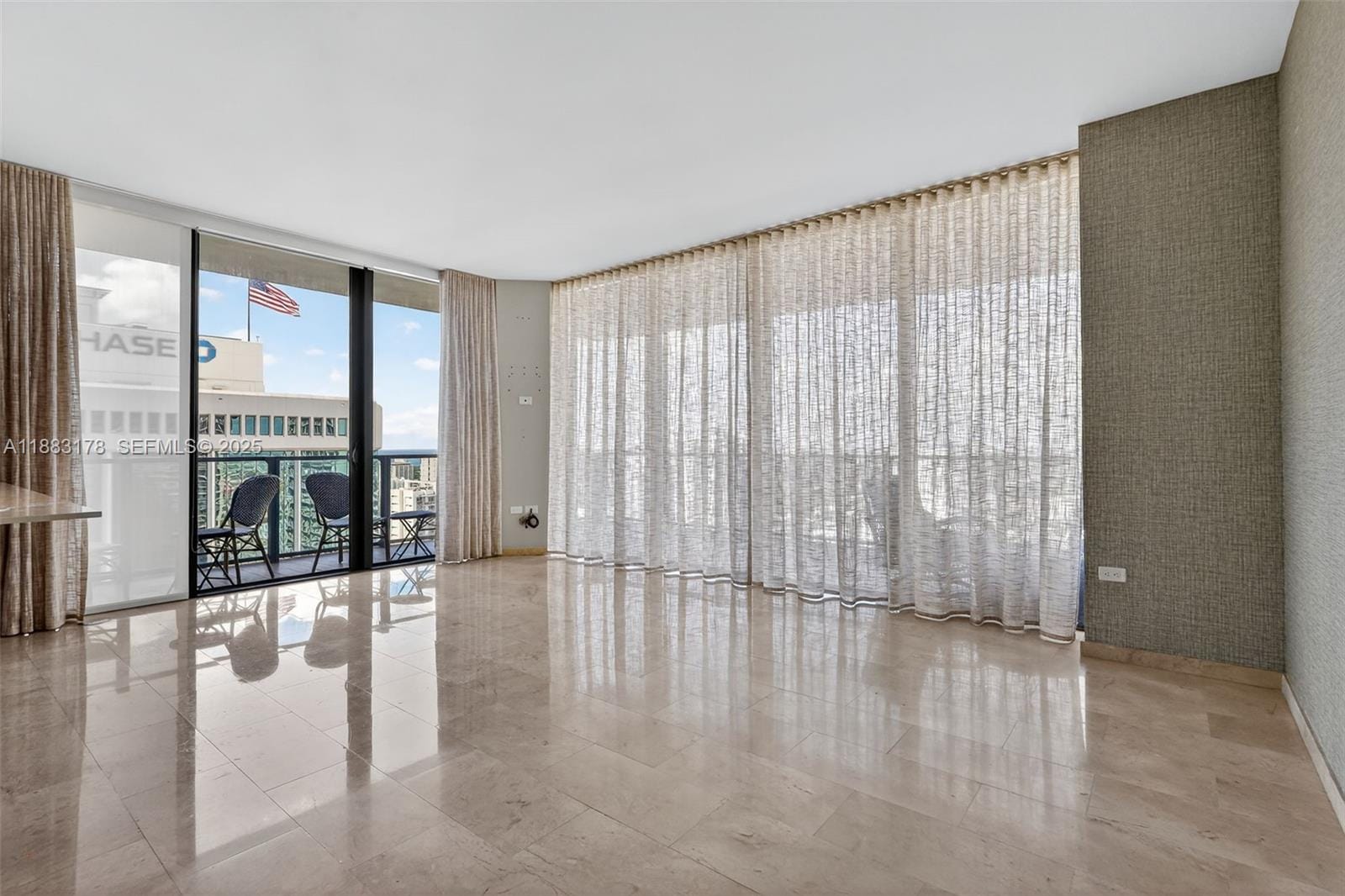 88 SW 7th Street 2402, Miami, FL 33130 photo 7