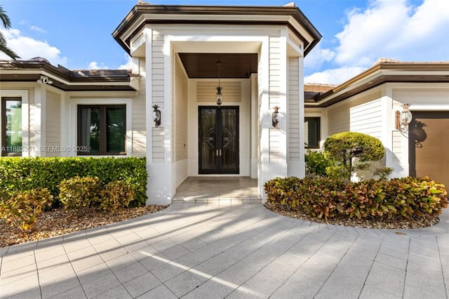 2381 NE 24th Street, sold in Hillsboro Isles, Lighthouse Point, FL