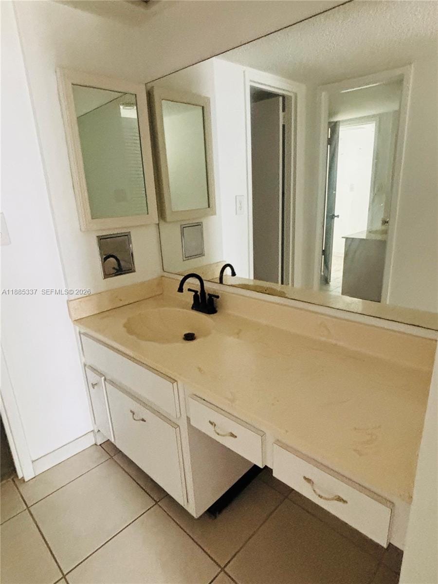 5701 Collins Avenue 709 — photo 4