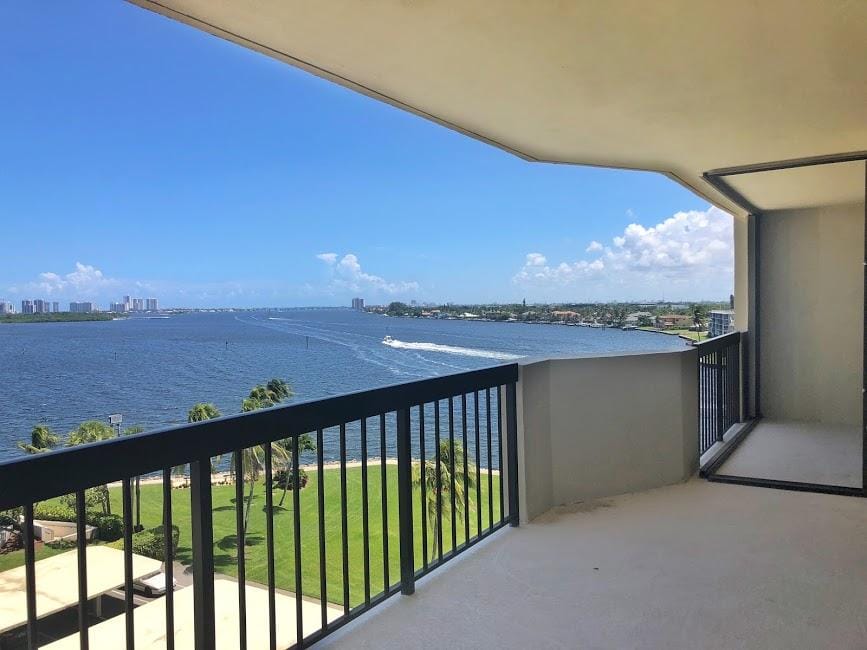 115 Lakeshore Drive 746 — photo 9