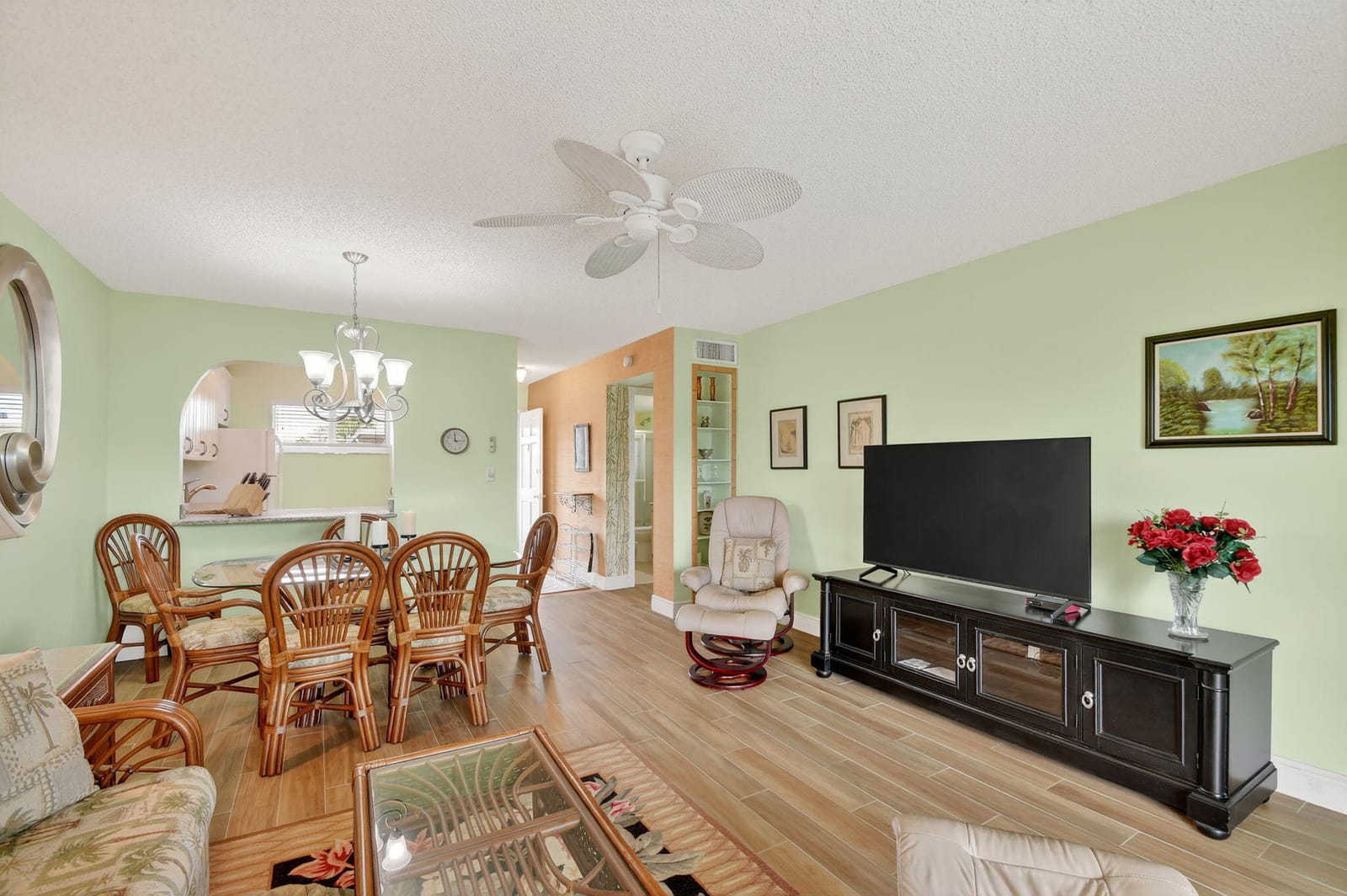 2856 S Garden Drive 310 — photo 10