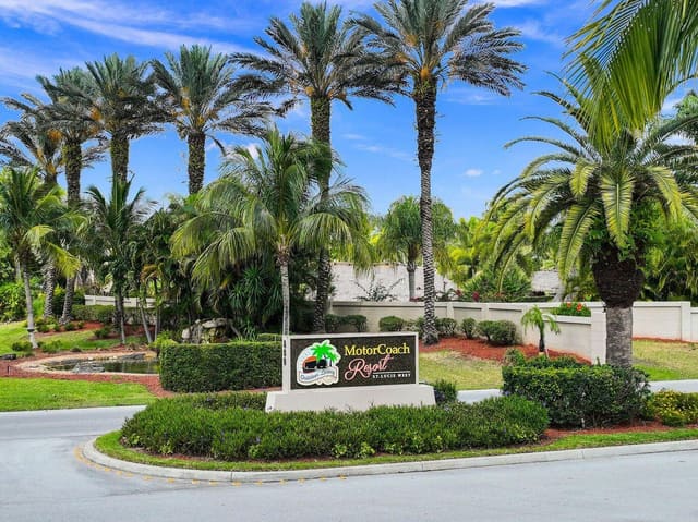 408 NW Chipshot Lane, Port St. Lucie, FL 34986