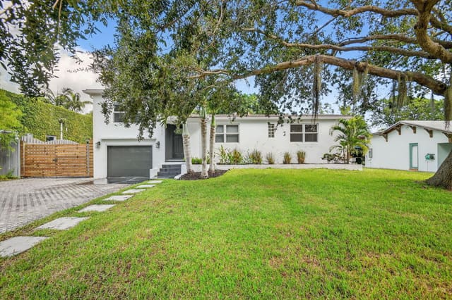 711 NE 8th Avenue, sold in Lake Add To Boynton, Boynton Beach, FL