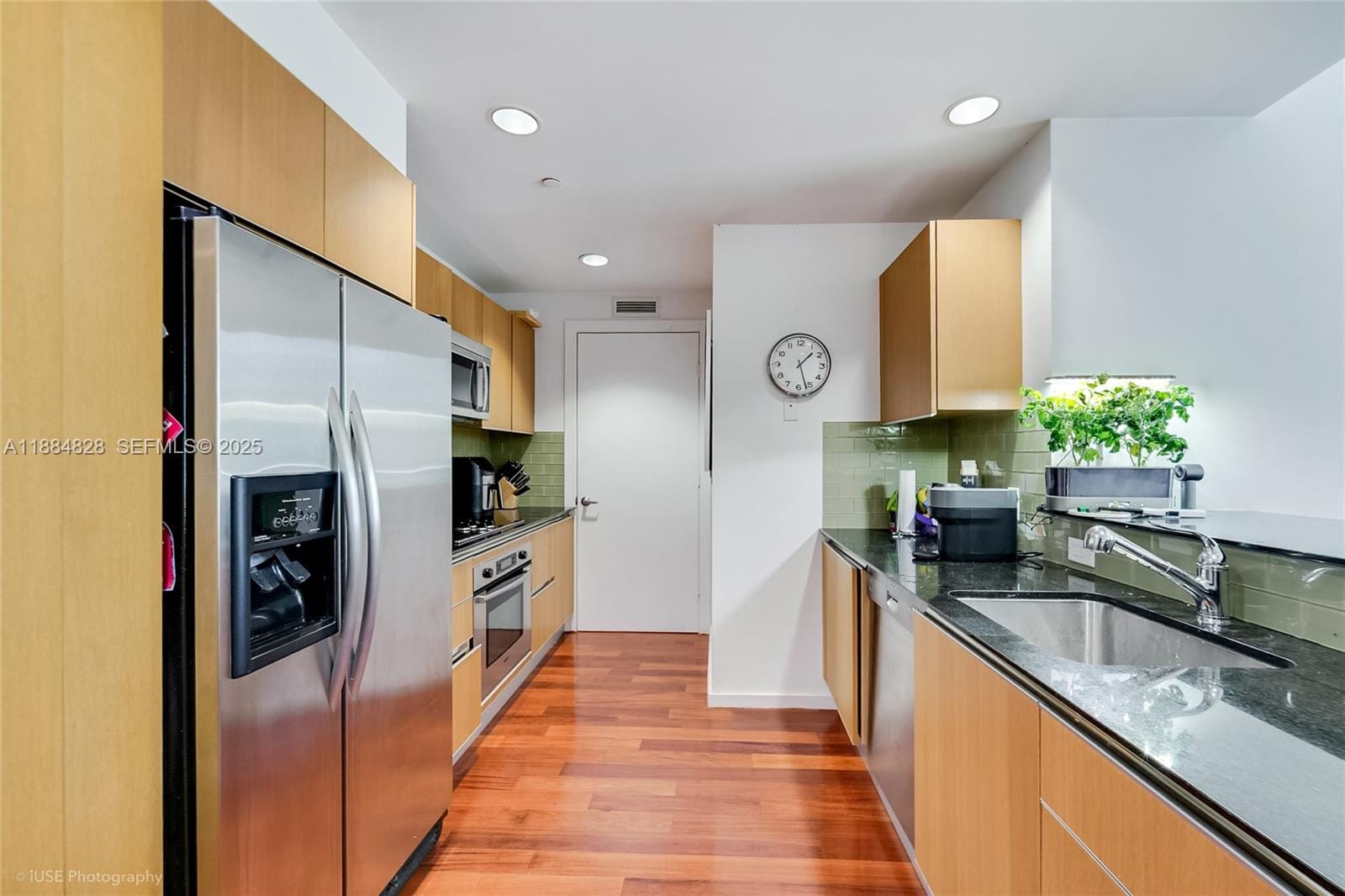 1060 Brickell Avenue 1203 — photo 9