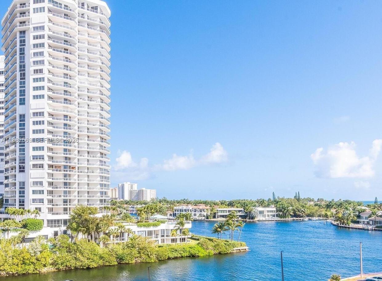 20515 E Country Club Drive 442, Aventura, FL 33180, Aventura