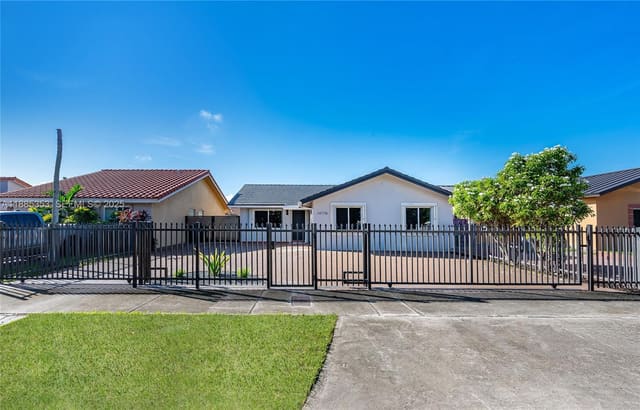 14778 SW 81st Street, sold in Kendale Royal, Miami, FL