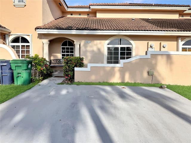 3834 SW 153rd Place ., sold in Caribe Lakes Phase I, Miami, FL
