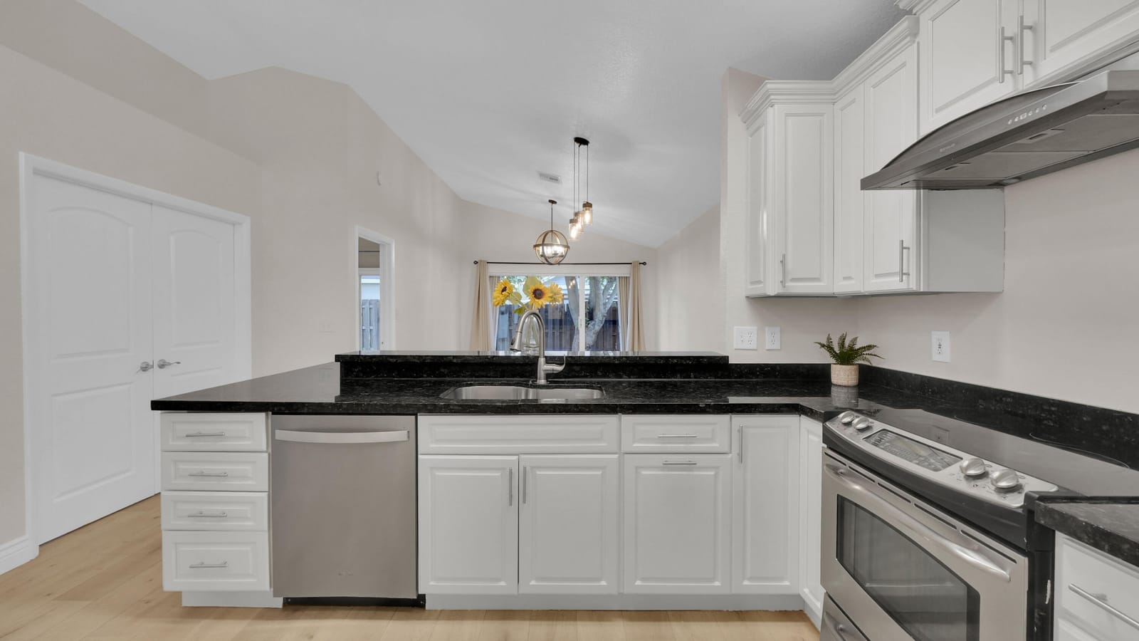 230 SW 159th Way — photo 4
