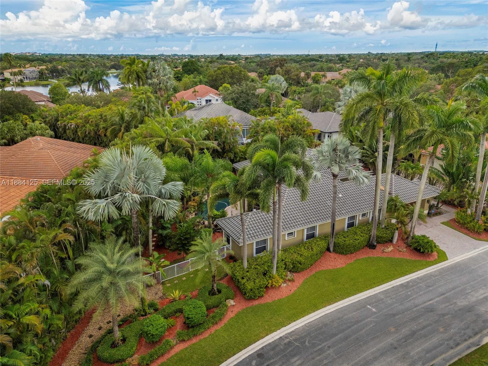 1100 SW 156th Avenue, Pembroke Pines, FL 33027