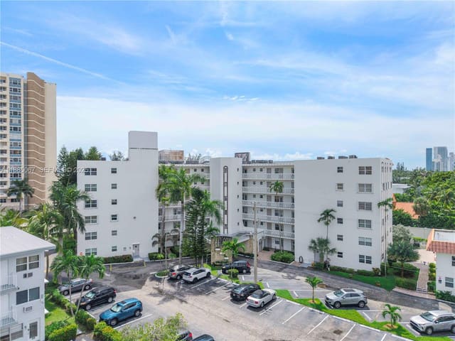 3199 S Ocean Drive 206, sold in Golden View Condo, Hallandale Beach, FL