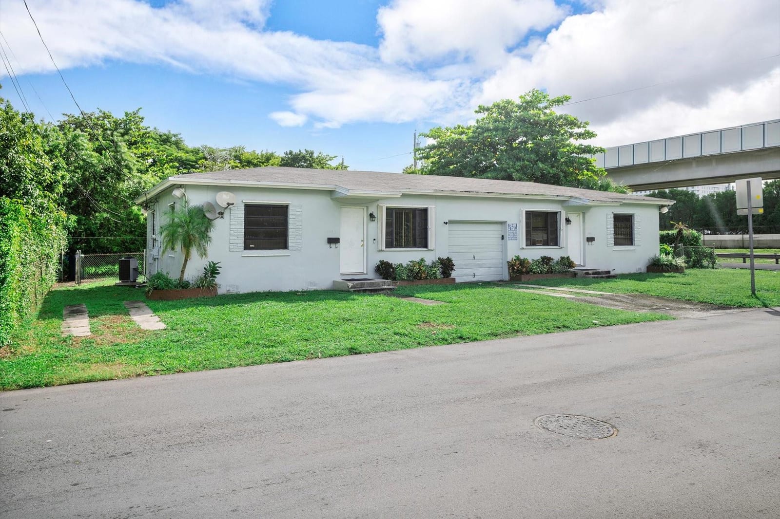 4001 NW 15th Avenue — photo 2