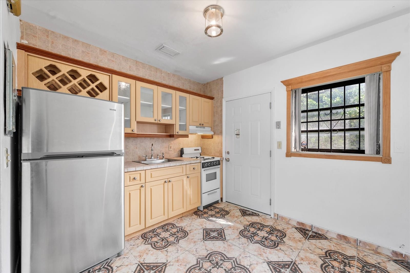 4001 NW 15th Avenue — photo 6