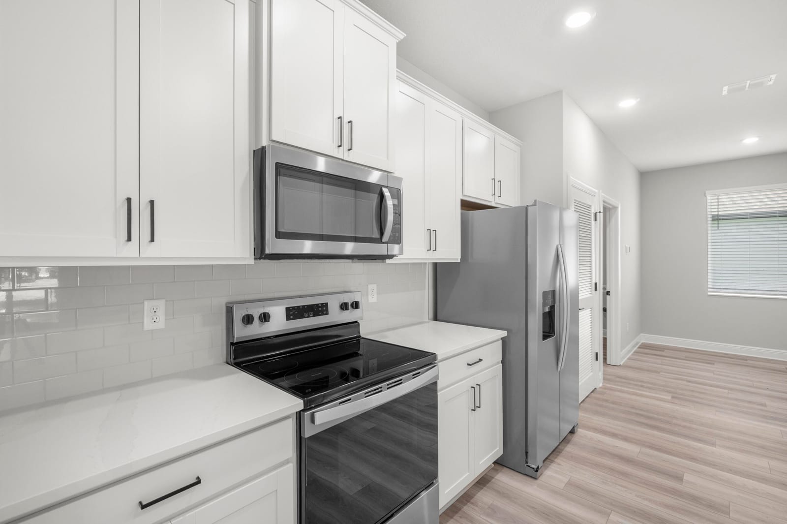 2583 SW Chestnut Lane — photo 8