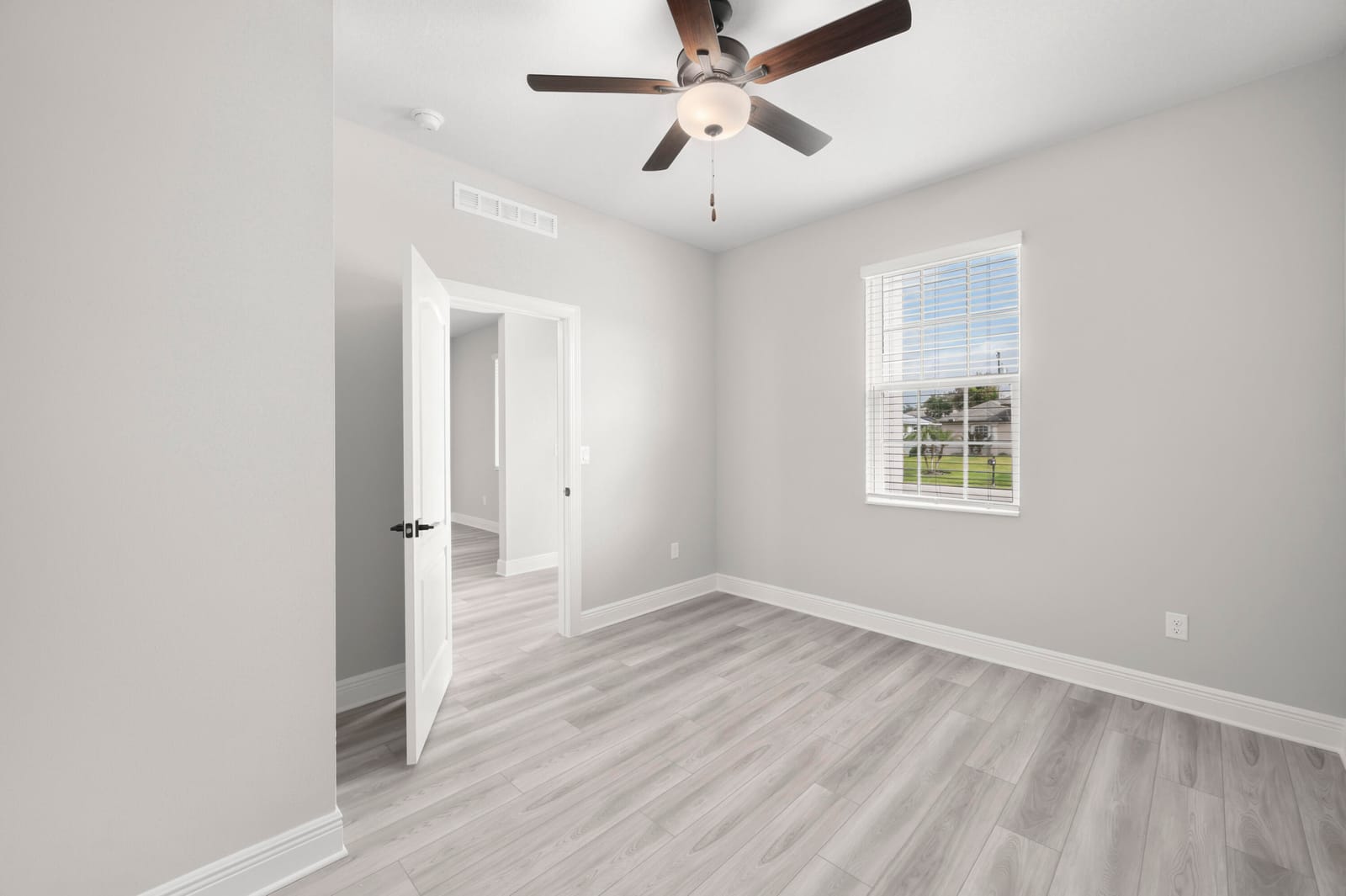 1526 SW Nervia Avenue — photo 6