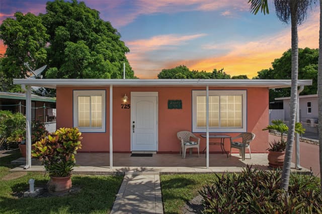 725 E 19th Street, Hialeah, FL 33013