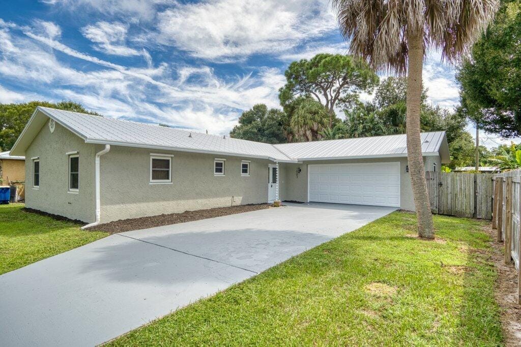 1007 Gatewood Avenue, Fort Pierce, FL 34982 photo 2