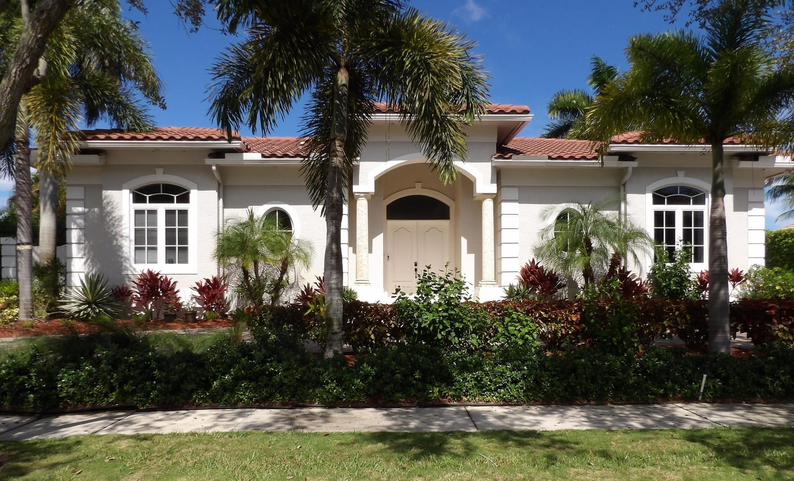 3710 Embassy Drive, West Palm Beach, FL 33401 photo 3