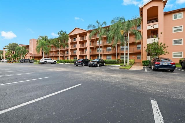 701 SW 142nd Avenue 110S, Pembroke Pines, FL 33027