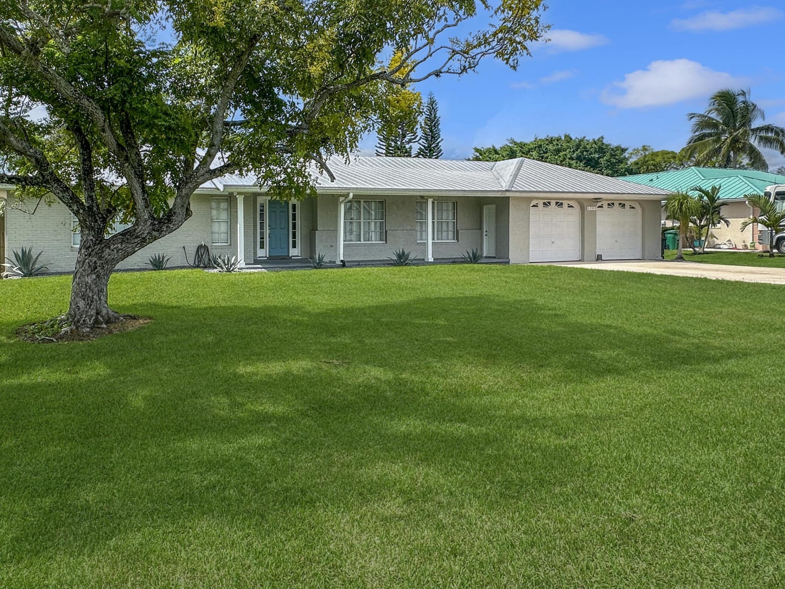 5205 Feather Creek Drive, Fort Pierce, FL 34951 photo 2