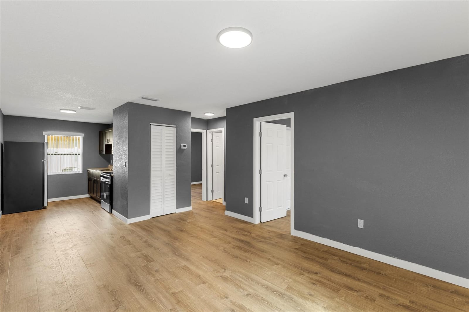 233 NW 12th Court — photo 2