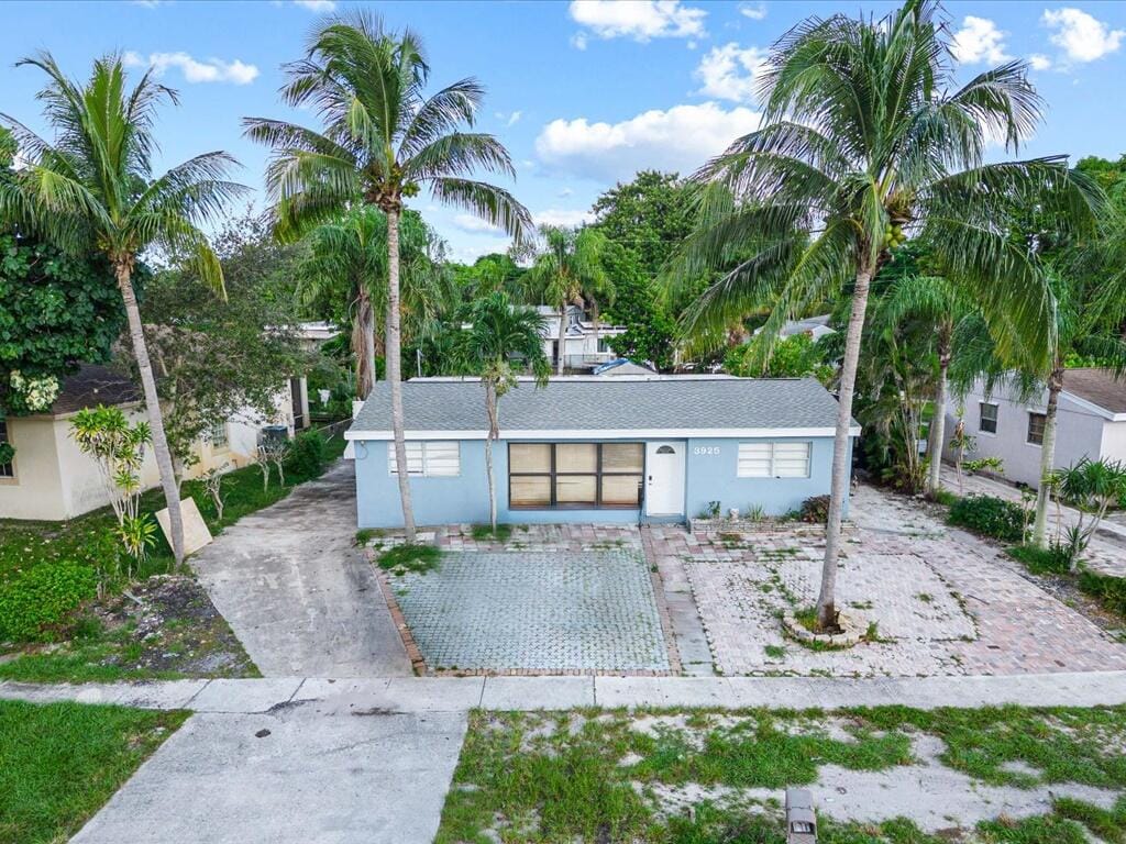 3925 Tuskegee Drive, Lake Worth, FL 33462 photo 2