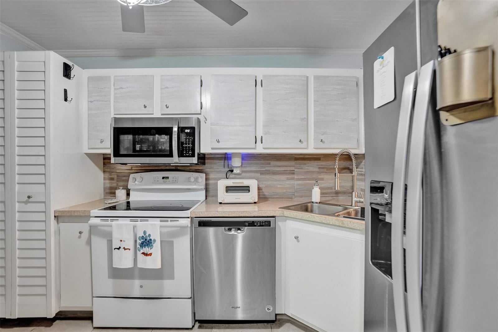 860 SE 6th Avenue 312 — photo 3