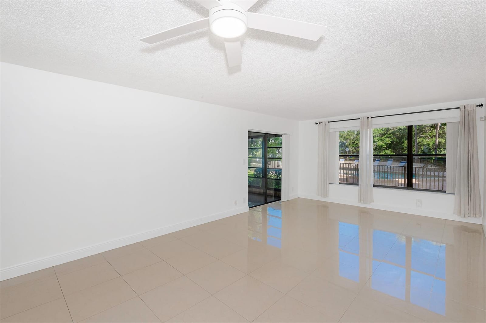 2307 S Cypress Bend Drive 108A — photo 3