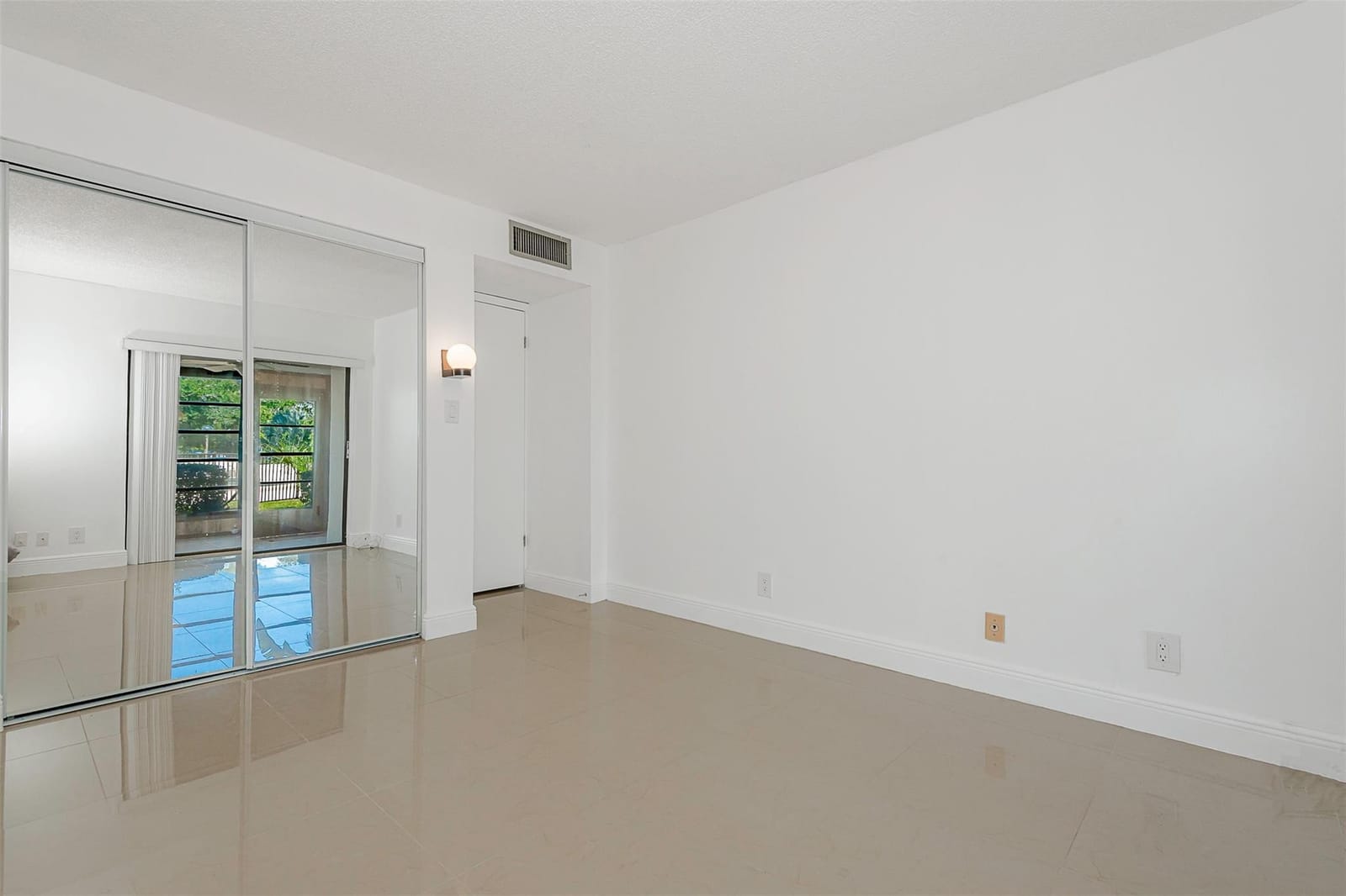 2307 S Cypress Bend Drive 108A, Pompano Beach, FL 33069 photo 22